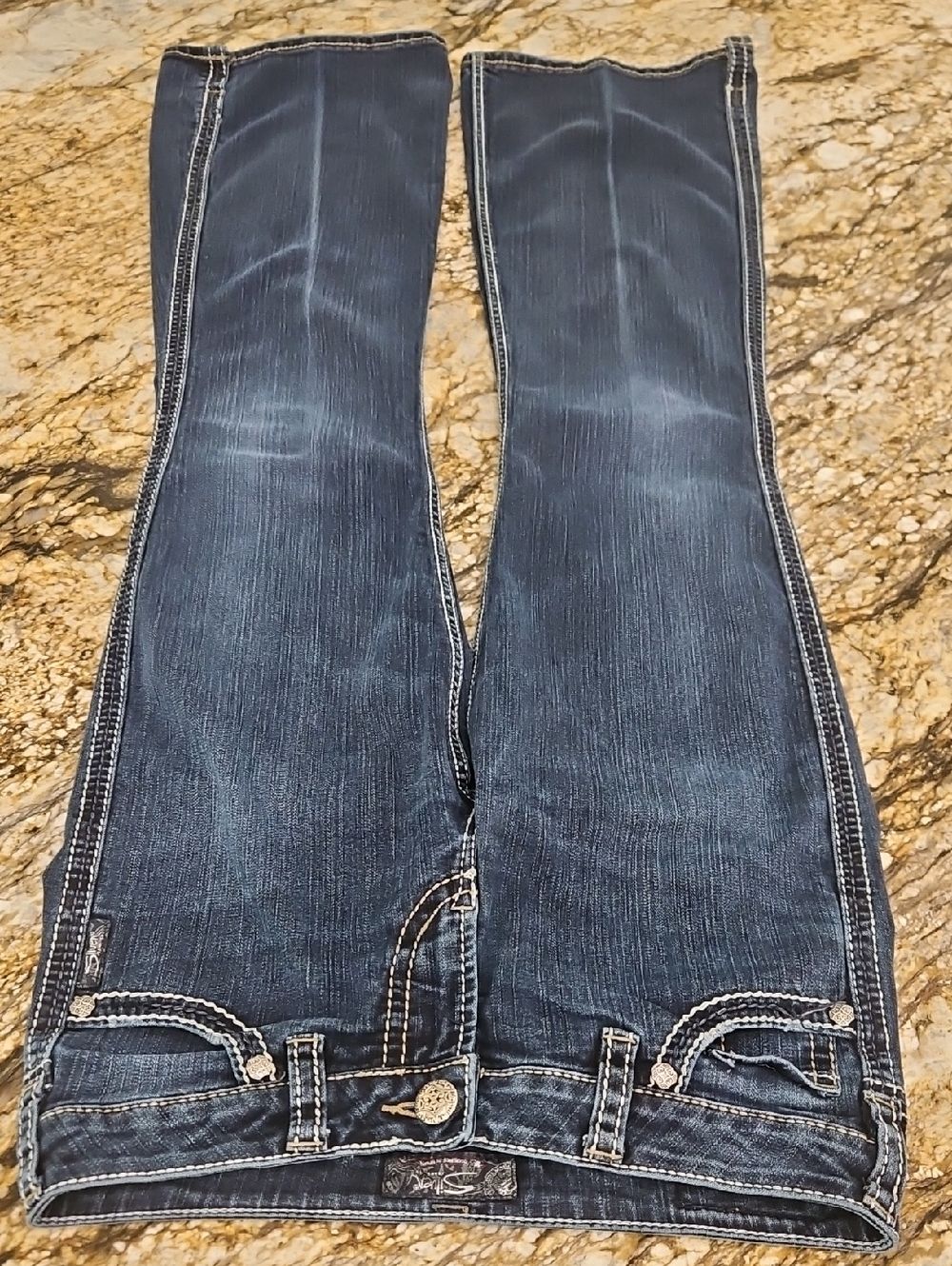 Silver Women’s Dark Blue Bootcut Jeans. Size 29/31 Inseam 30" Rise 6"